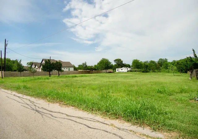 Land for sale at 126 Cuernavaca Dr, Del Valle, TX 78617 | MLS# 3251717