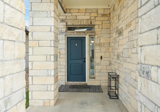Photo 3 of Single family home for sale at 195 White Horses Dr, Kyle, TX 78640 | MLS# 8538729 | Listing updated on 2026-09-15