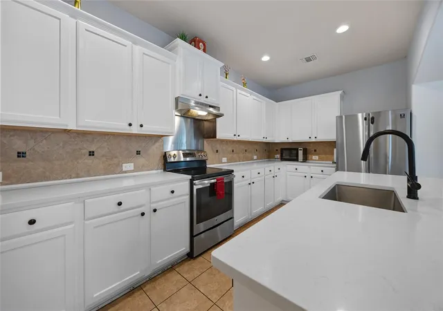 Photo 3 of Single family home for sale at 18717 Leigh Ln, Pflugerville, TX 78660 | MLS# 4250465 | Listing updated on 2026-09-11