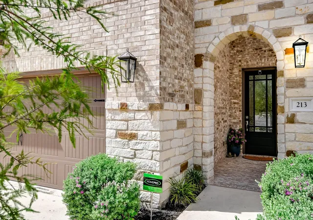 Photo 3 of Single family home for sale at 213 Kingsland St, Georgetown, TX 78633 | MLS# 7671946 | Listing updated on 2026-10-25
