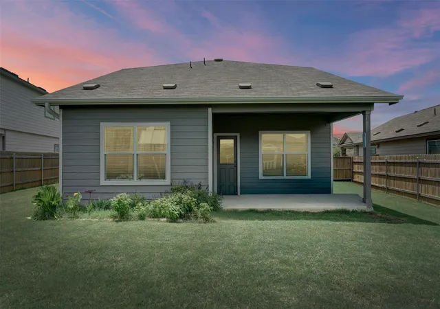 Photo 3 of Single family home for sale at 413 Perfect World Loop, Jarrell, TX 76537 | MLS# 2824894 | Listing updated on 2026-09-10