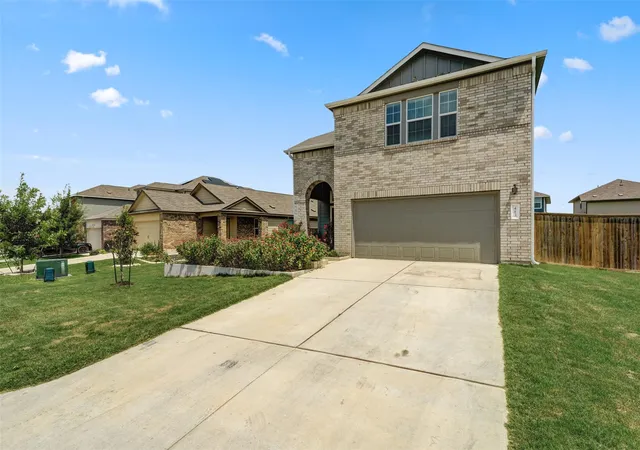 Photo 4 of Single family home for sale at 413 Perfect World Loop, Jarrell, TX 76537 | MLS# 2824894 | Listing updated on 2026-09-10
