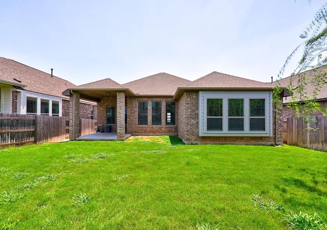 Photo 4 of Single family home for sale at 229 Heartleaf Rd, San Marcos, TX 78666 | MLS# 8620195 | Listing updated on 2026-09-11