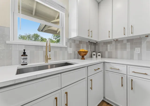 Photo 4 of Single family home for sale at 911 Cripple Crk Dr, Austin, TX 78758 | MLS# 2634138 | Listing updated on 2026-09-14