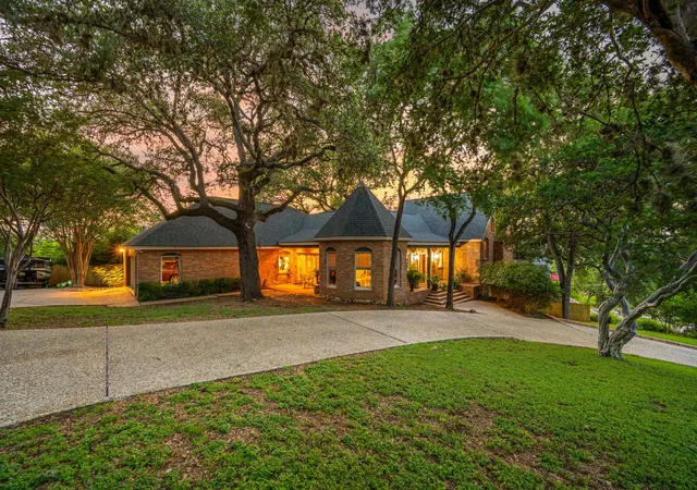 Photo 3 of Single family home for sale at 221 Camaro Way, San Marcos, TX 78666 | MLS# 6566264 | Listing updated on 2026-09-18