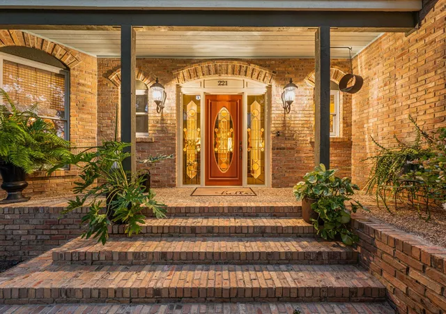 Photo 4 of Single family home for sale at 221 Camaro Way, San Marcos, TX 78666 | MLS# 6566264 | Listing updated on 2026-09-18