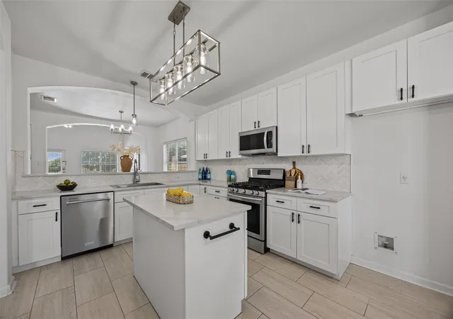 Photo 3 of Single family home for sale at 4506 Western Lake Dr, Round Rock, TX 78665 | MLS# 3591394 | Listing updated on 2026-09-30
