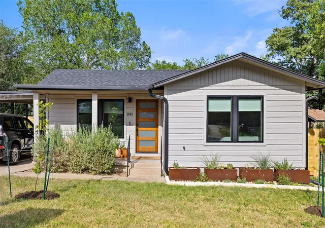 Photo 2 of Single family home for sale at 1803 Perez St, Austin, TX 78721 | MLS# 2520379 | Listing updated on 2026-09-14