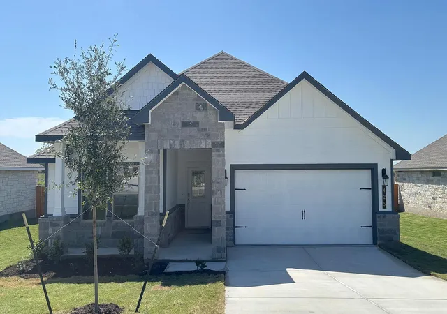 Photo 1 of Single family home for sale at 425 Creekfall Rd, Burnet, TX 78611 | MLS# 1789913 | Listing updated on 2026-10-02