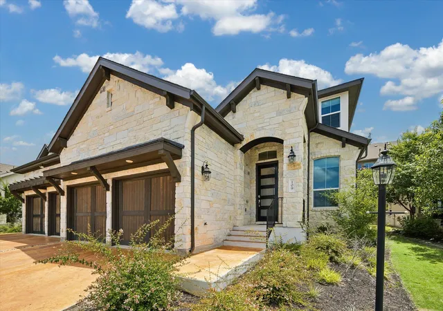 Condo for sale at 109 Beneteau Dr, Austin, TX 78738 | MLS# 1146818
