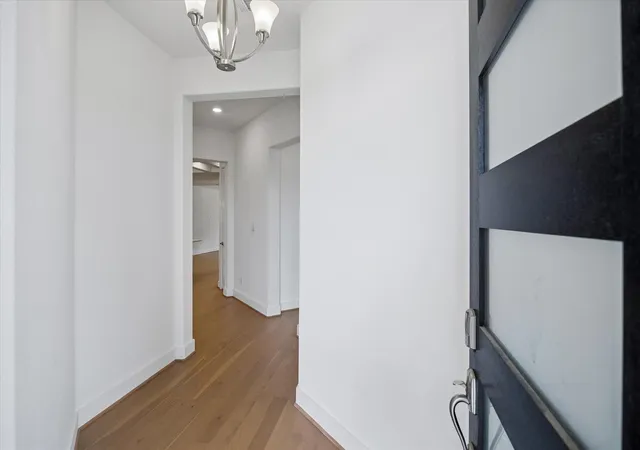 Listing Photo 3 - Condo for sale in building located at 109 Beneteau Dr, Austin, TX 78738