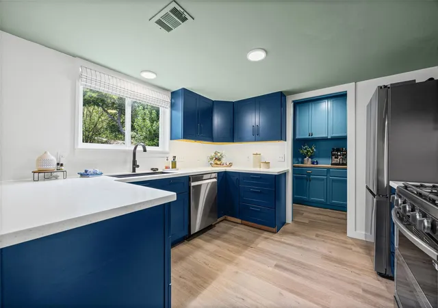 Photo 3 of Single family home for sale at 9737 Anderson Village Dr, Austin, TX 78729 | MLS# 4934490 | Listing updated on 2026-10-03