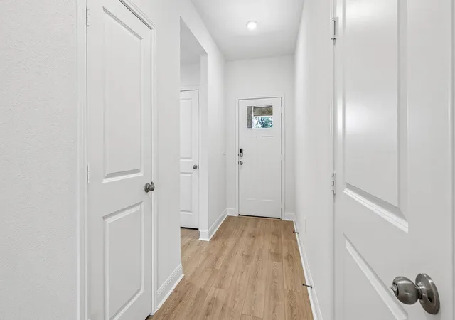 Photo 3 of Single family home for sale at 208 Rivers Edge Dr, Georgetown, TX 78628 | MLS# 8360741 | Listing updated on 2026-09-14