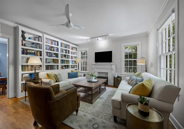 Photo 3 of Single family home for sale at 4408 Barrow Ave, Austin, TX 78751 | MLS# 8014143 | Listing updated on 2026-10-09