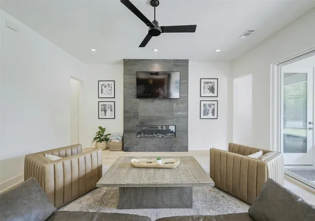 Photo 3 of Single family home for sale at 102 Menard Ct, Horseshoe Bay, TX 78657 | MLS# 2186602 | Listing updated on 2026-09-11