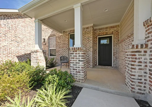 Photo 2 of Single family home for sale at 529 B Burlington Dr, Buda, TX 78610 | MLS# 5268814 | Listing updated on 2026-09-14