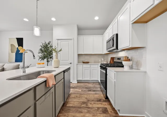 Photo 4 of Single family home for sale at 529 B Burlington Dr, Buda, TX 78610 | MLS# 5268814 | Listing updated on 2026-09-14