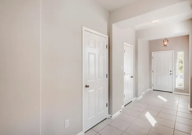 Photo 3 of Single family home for sale at 170 Silver Glen Dr, Kyle, TX 78640 | MLS# 5572194 | Listing updated on 2026-09-14