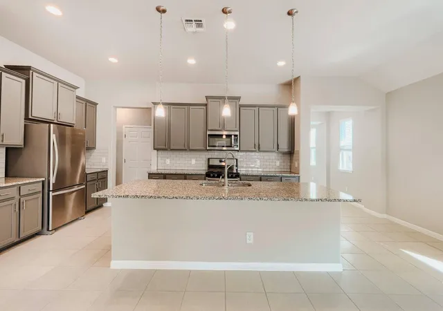 Photo 3 of Single family home for sale at 170 Silver Glen Dr, Kyle, TX 78640 | MLS# 5572194 | Listing updated on 2026-09-14