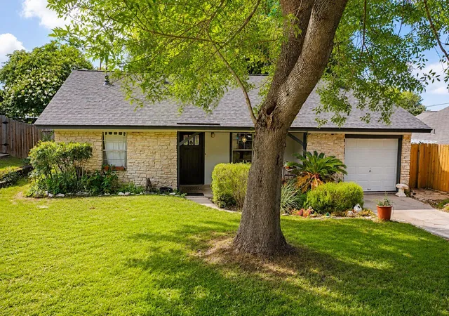Photo 2 of Single family home for sale at 902 Austin Highlands Blvd, Austin, TX 78745 | MLS# 8011819 | Listing updated on 2026-09-12