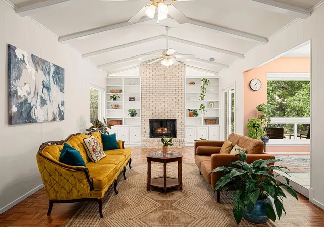 Photo 2 of Sale Pending at 9203 Indian Quail Cir, Austin, TX 78758 | MLS# 3874927 | Listing updated on 2026-09-14
