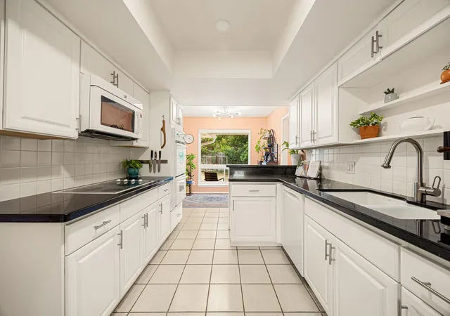Photo 4 of Sale Pending at 9203 Indian Quail Cir, Austin, TX 78758 | MLS# 3874927 | Listing updated on 2026-09-14
