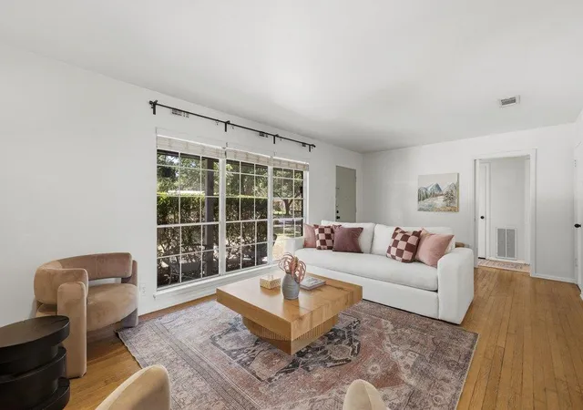 Photo 1 of Single family home for sale at 1609 Larkwood Dr, Austin, TX 78723 | MLS# 7435858 | Listing updated on 2026-09-15