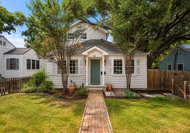 Photo 1 of Single family home for sale at 1016 E 43rd Street, Austin, TX 78751 | MLS# 6492548 | Listing updated on 2026-09-27