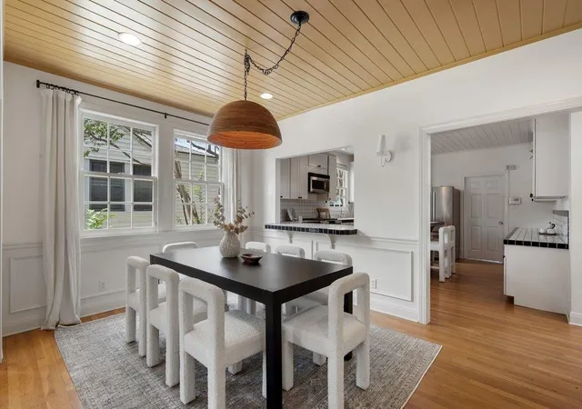Photo 3 of Single family home for sale at 1016 E 43rd Street, Austin, TX 78751 | MLS# 6492548 | Listing updated on 2026-09-27