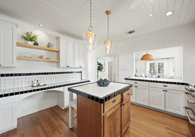 Photo 3 of Single family home for sale at 1016 E 43rd Street, Austin, TX 78751 | MLS# 6492548 | Listing updated on 2026-10-26