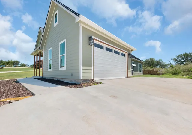Photo 3 of Single family home for sale at 908 Sandy Mountain Dr, Sunrise Beach, TX 78643 | MLS# 8796705 | Listing updated on 2026-09-14
