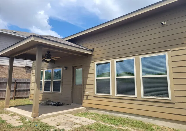 Photo 3 of Single family home for sale at 225 Shale Cir, Buda, TX 78610 | MLS# 1316328 | Listing updated on 2026-10-02