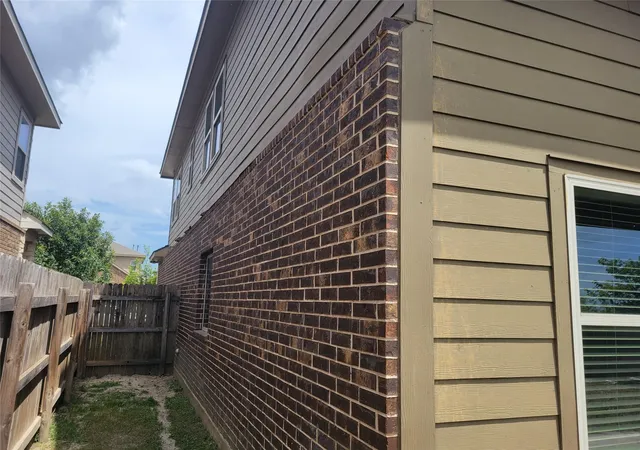 Photo 3 of Single family home for sale at 225 Shale Cir, Buda, TX 78610 | MLS# 1316328 | Listing updated on 2026-10-02