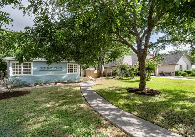Single family home for sale at 805 Maple St, Lockhart, TX 78644 | MLS# 9234742