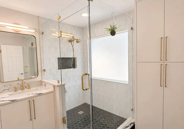 Photo 4 of Single family home for sale at 5405 Amanda Ellis Ct, Austin, TX 78749 | MLS# 2658132 | Listing updated on 2026-10-25