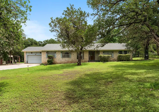 Photo 2 of Single family home for sale at 651 High Low Dr, New Braunfels, TX 78132 | MLS# 5839441 | Listing updated on 2026-09-12
