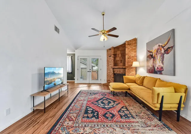 Listing Photo 4 - Condo for sale in building located at 1413 W Braker Ln, Austin, TX 78758 - Unit #B