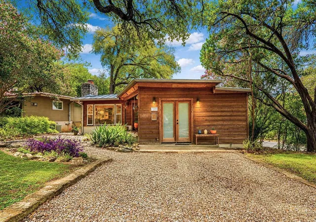 Photo 1 of Single family home for sale at 2209 La Casa Dr, Austin, TX 78704 | MLS# 6840039 | Listing updated on 2026-09-21