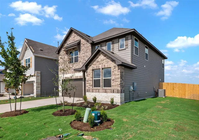 Photo 2 of Sale Pending at 200 Willow Hts Dr, Hutto, TX 78634 | MLS# 3408384 | Listing updated on 2026-09-15