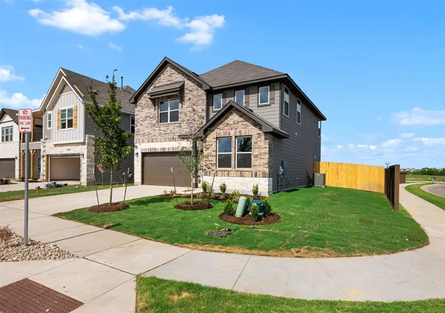 Photo 3 of Sale Pending at 200 Willow Hts Dr, Hutto, TX 78634 | MLS# 3408384 | Listing updated on 2026-09-15
