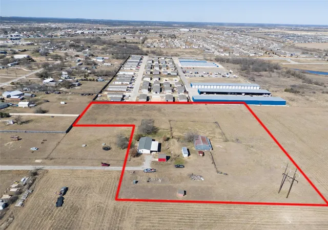 Photo 3 of Manufactured home for sale at 100 Prairie Dr, Jarrell, TX 76537 | MLS# 5195918 | Listing updated on 2026-09-10