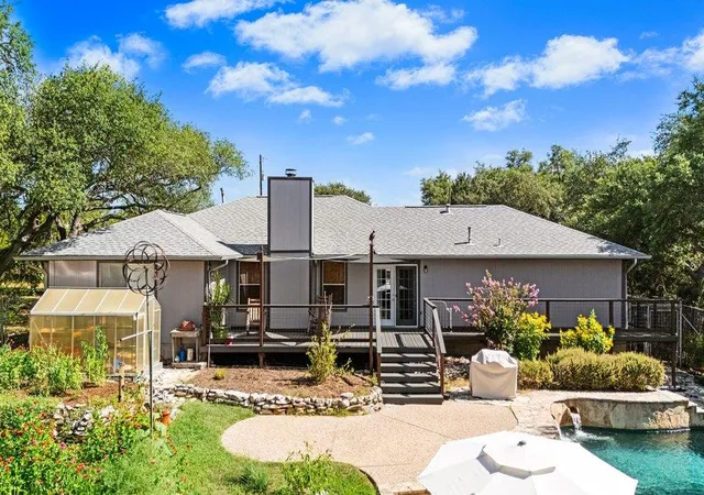 Photo 4 of Single family home for sale at 2111 Stallion Springs Dr, Fischer, TX 78623 | MLS# 3740932 | Listing updated on 2026-10-08