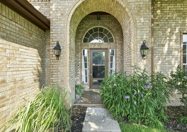 Photo 2 of Single family home for sale at 302 N Carriage Hills Dr, Georgetown, TX 78626 | MLS# 3991266 | Listing updated on 2026-09-14