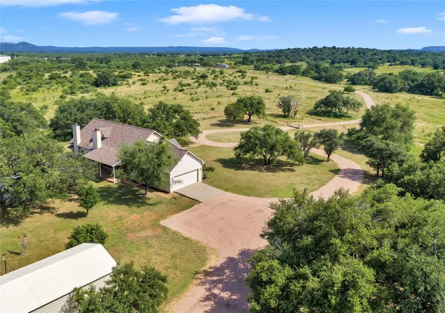 Photo 4 of House for sale at 627 Ranch Rd 2323, Llano, TX 78643 | MLS# 9317853 | Listing updated on 2026-10-06