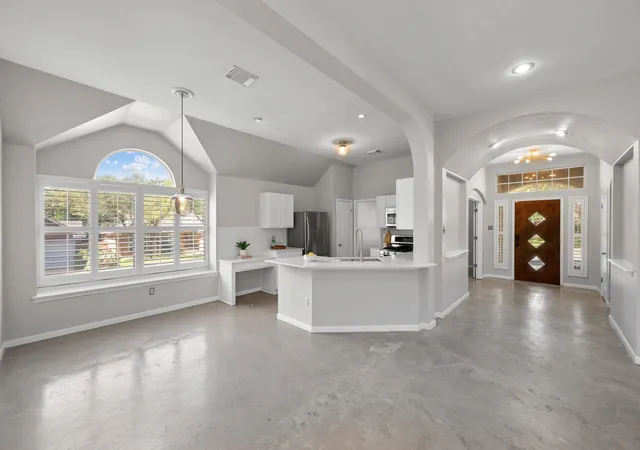Photo 4 of Single family home for sale at 9321 Colberg Dr, Austin, TX 78749 | MLS# 9114804 | Listing updated on 2026-09-21