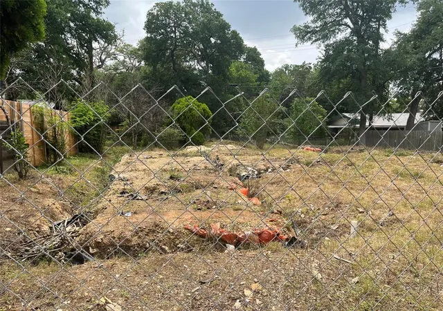 Photo 2 of Land for sale at 4621 Menchaca Rd, Austin, TX 78745 | MLS# 7597617 | Listing updated on 2026-09-11