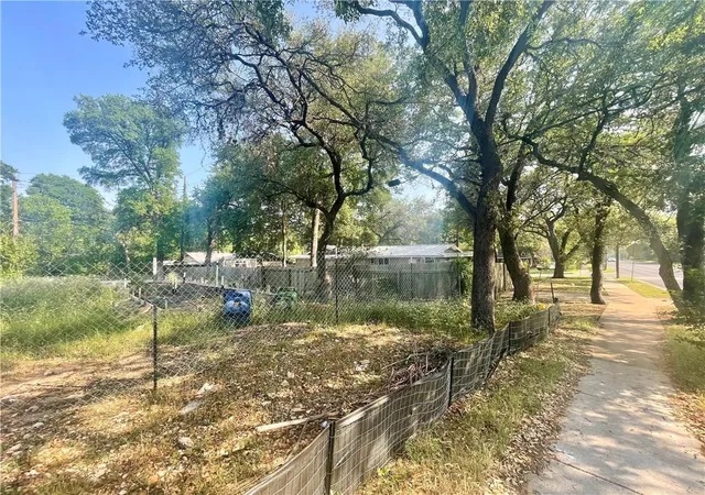 Photo 3 of Land for sale at 4621 Menchaca Rd, Austin, TX 78745 | MLS# 7597617 | Listing updated on 2026-09-11