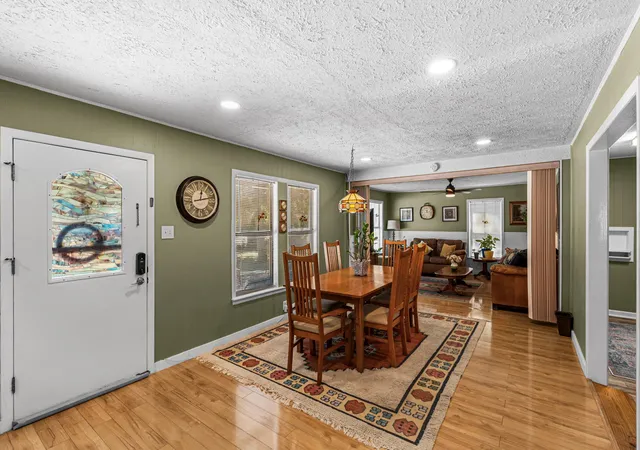 Photo 3 of Single family home for sale at 133 Sherwood St, San Marcos, TX 78666 | MLS# 9243430 | Listing updated on 2026-10-06