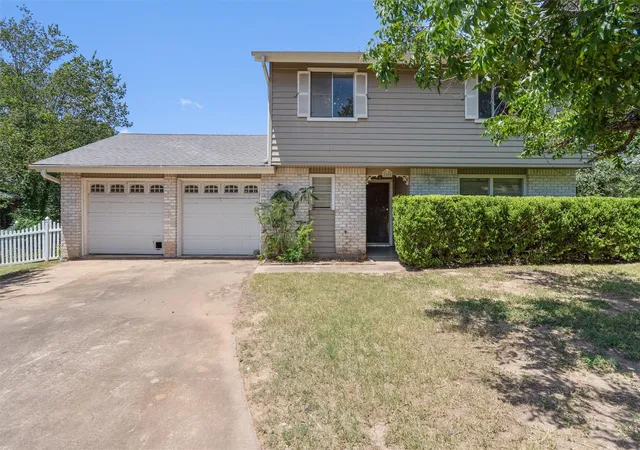 Sale Pending at 5400 Salem Walk Dr, Austin, TX 78745 | MLS# 7596999 | Listing updated on 2026-09-14