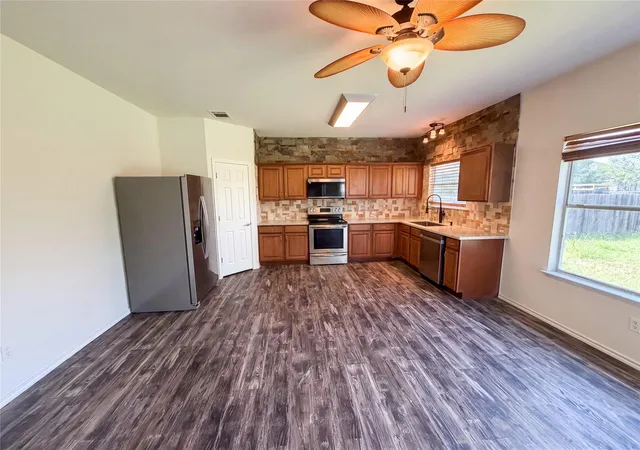 Photo 2 of Single family home for sale at 206 Almquist St, Hutto, TX 78634 | MLS# 1769625 | Listing updated on 2026-10-07